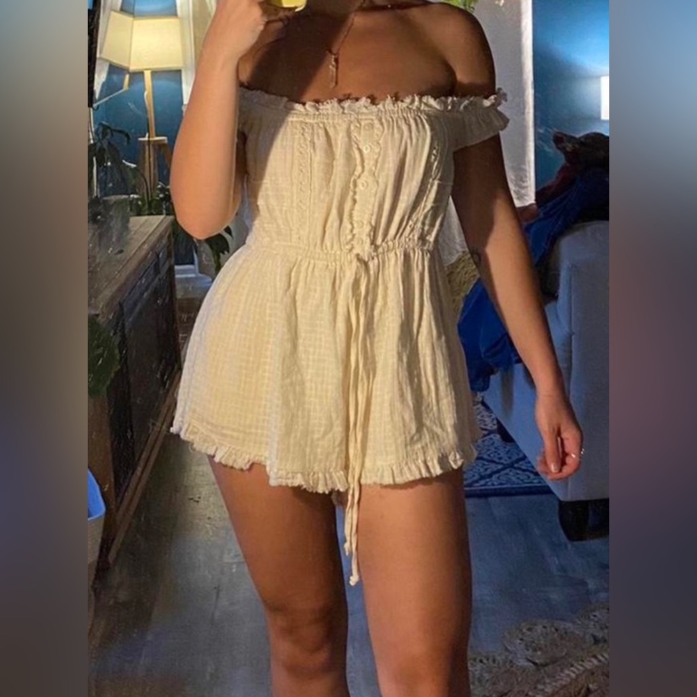 SOLD!!! Urban Outfitters Evie off the shoulder romper